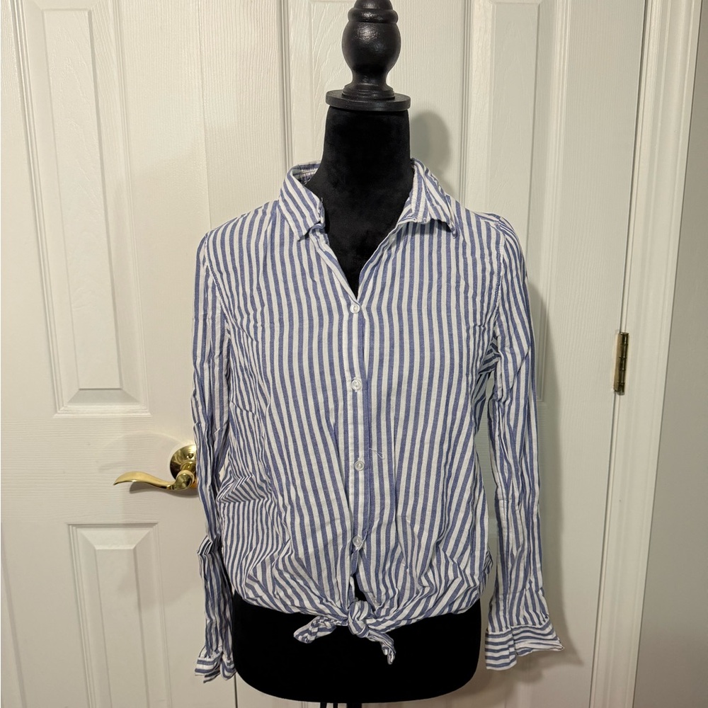 H&M Blue and White Striped Button Down Shirt